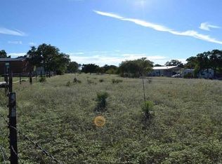 801 Roselea Dr #B, Buchanan Dam, TX 78609