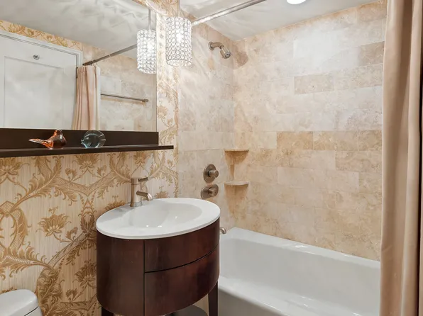 315 East 69th Street image 5 of 8