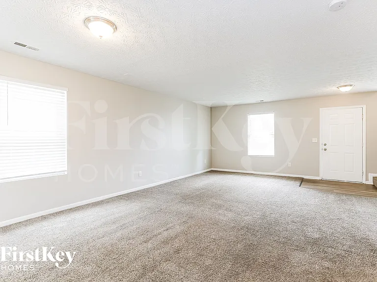 7399 Kenrich Dr — Photo 3