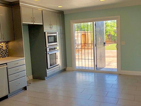 5th image of 7264 Kari Ann Cir