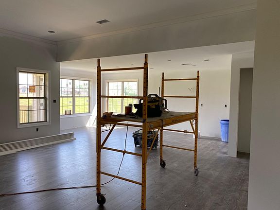 2nd image of 1033 Melbourne Way