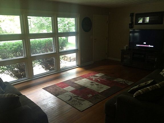 5th image of 205 Walnut St