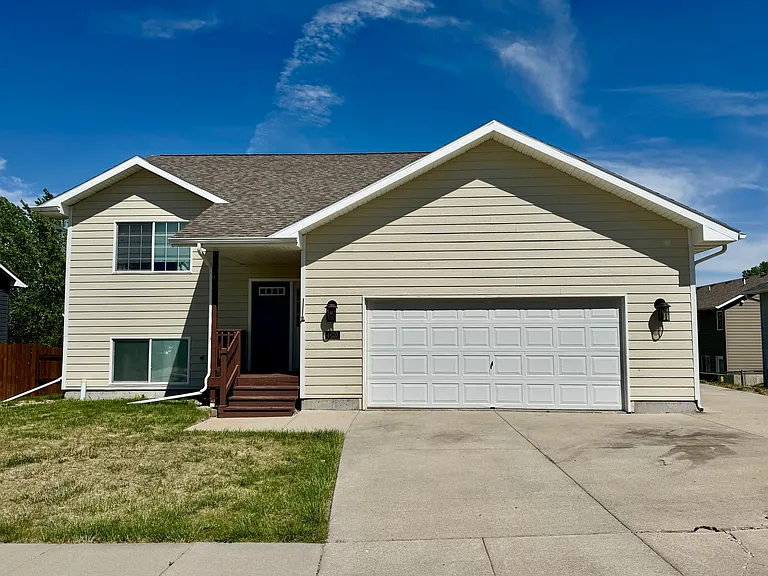 4610 Three Rivers Dr — Photo 1