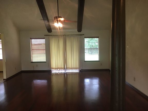 4th image of 950 Stacewood Dr