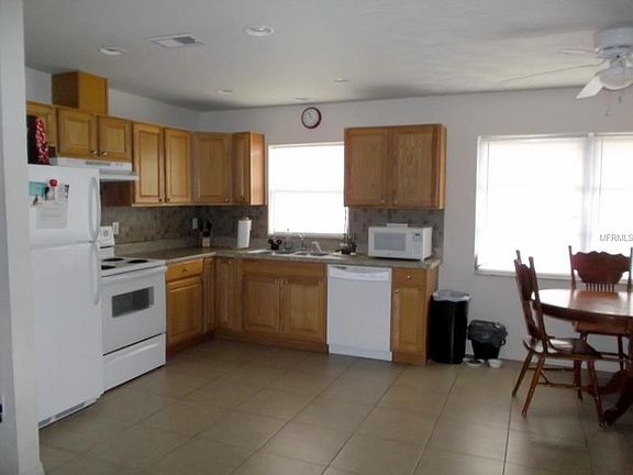 2nd image of 449 Verona St