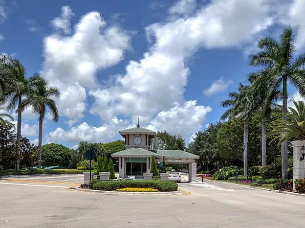 2400 Bridgewood Dr, Boca Raton, FL 33434