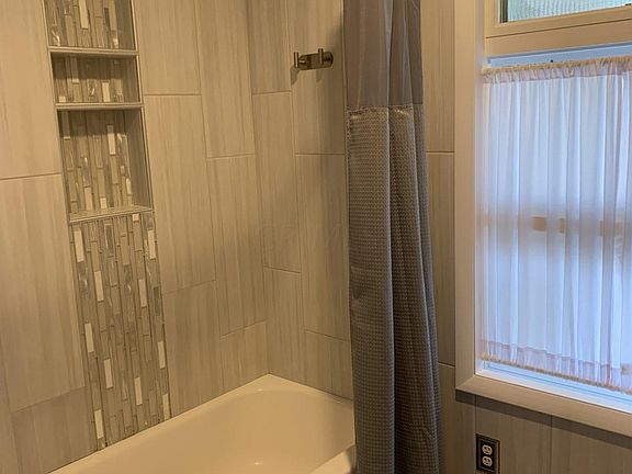 5th image of 254 N Cherry St