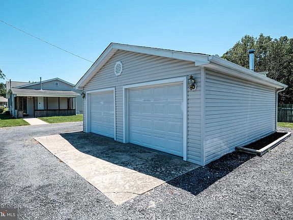 3rd image of 25 Sky Meadow Ln