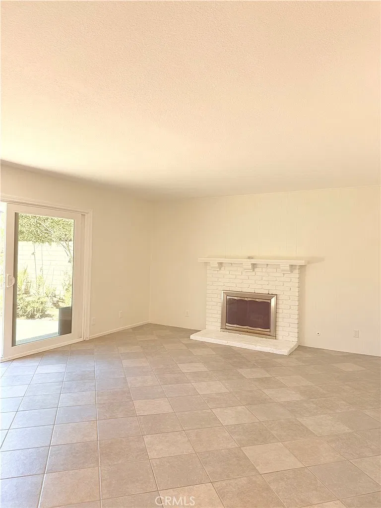 3 bed, 1431 sqft, $5,200 — Photo 4