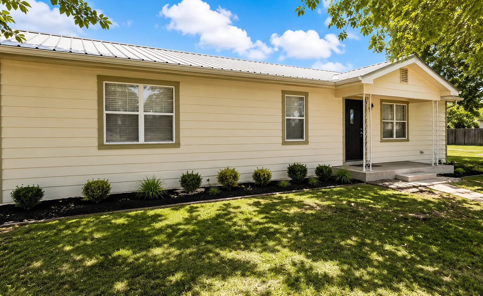 3 bed, 1200 sqft, $750 — Photo 3