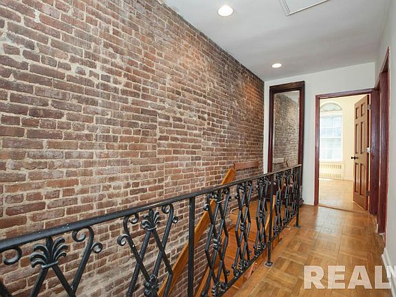 3rd image of 51 W 94th St APT A