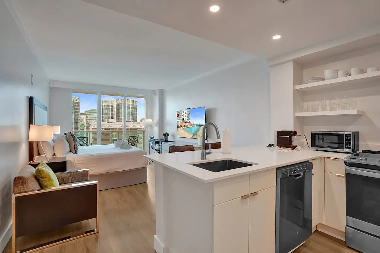 Studio, 1.0 bath, 387 sqft, $4,023 — Photo 1