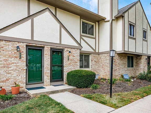2nd image of 129 Carrowmoor Ct #13