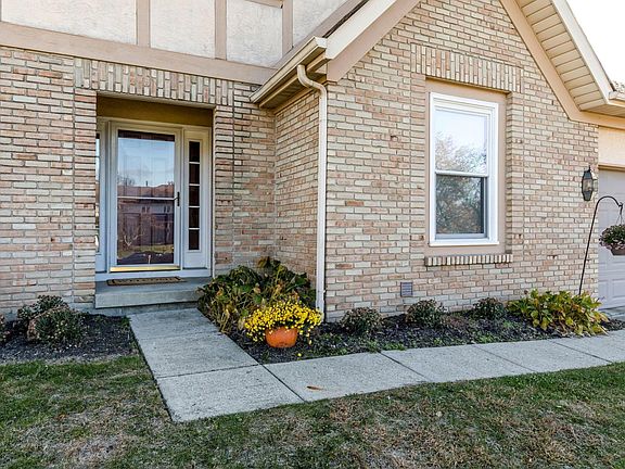 4th image of 13024 Oakmere Dr NW