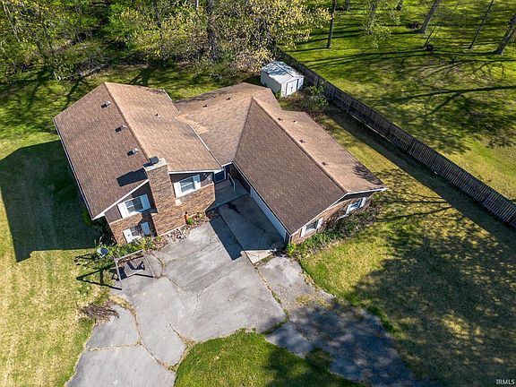 3rd image of 7106 Greenwell Rd