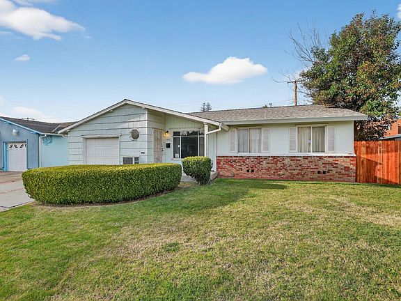 3rd image of 2113 Yorkshire Rd