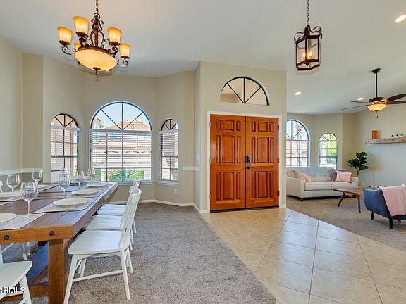 3rd image of 1585 W HONEYSUCKLE Lane