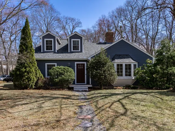 31 Anawan Rd, North Attleboro, MA 02760