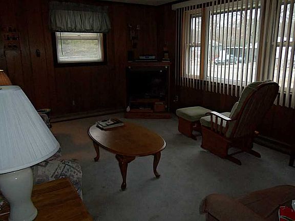 3rd image of 9 Bailey Dr