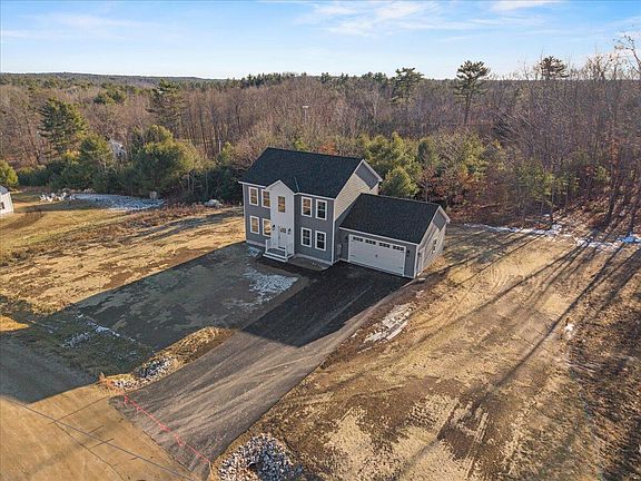 3rd image of 8 Pelletier Drive