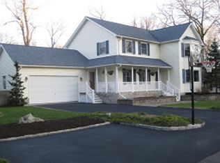 34 Notch Rd, Newfoundland, NJ 07435