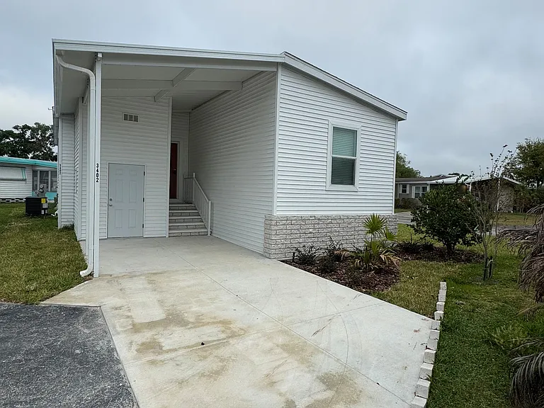 Lakeshore Landings — Photo 39