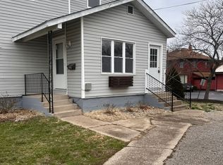 116 N 12th St APT B, Mount Vernon, IL 62864