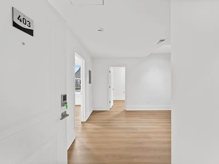 411 2nd St SE — Photo 24