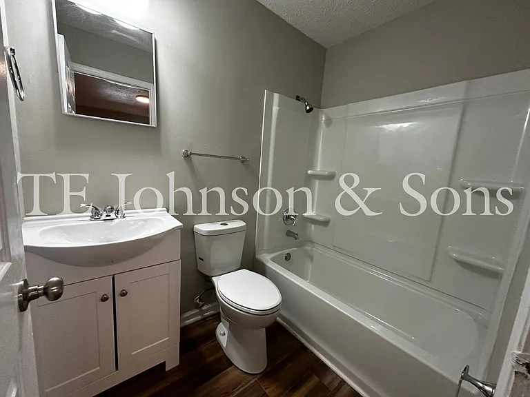 651 Summit St #X — Photo 14