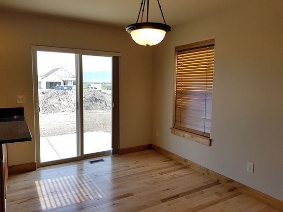 4th image of 4443 Glenwood Dr