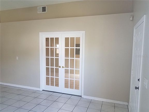 4th image of 218 Belvoir Dr