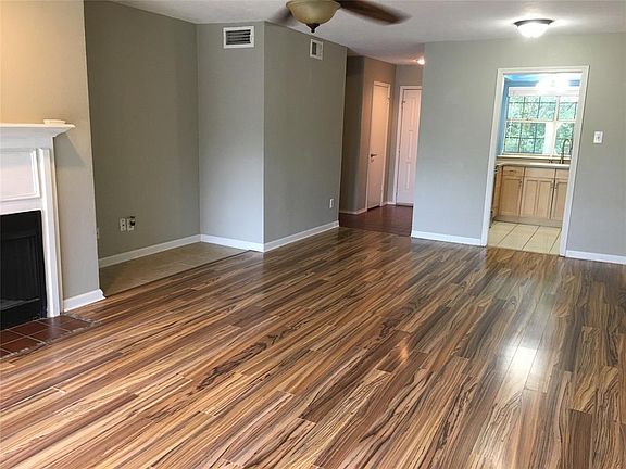 5th image of 2535 Wedglea Dr APT E