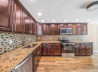 27 Lehigh Lane, Farmingville, NY 11738