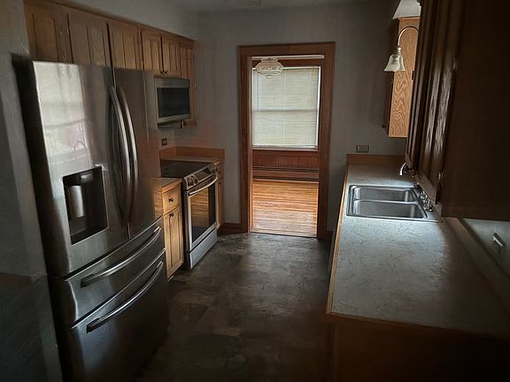 4th image of 74 Rhoda St