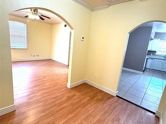 2nd image of 2937 Pioneer Ave