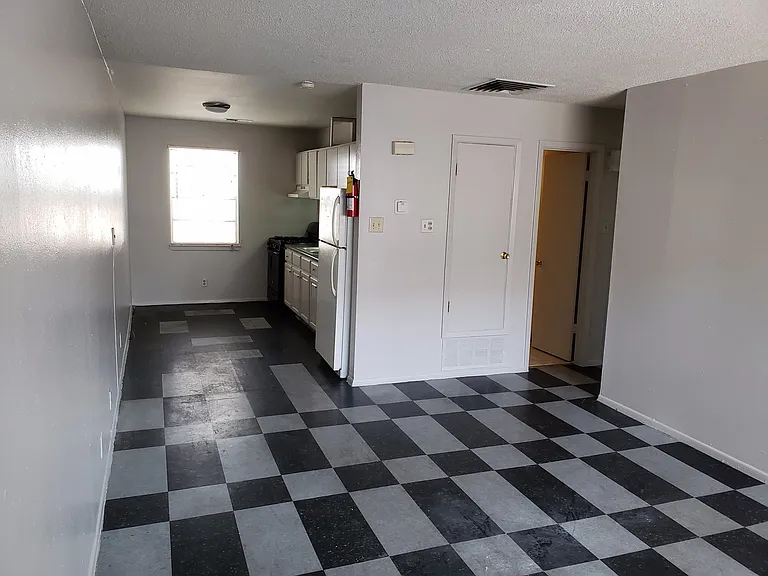 Zodiac Apartments — Photo 10