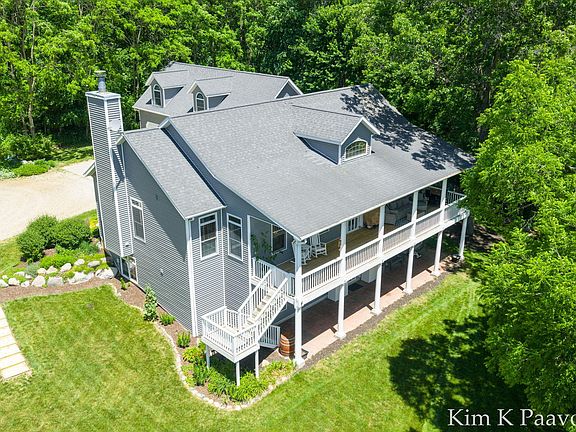 3rd image of 12909 Victory Woods Dr NE