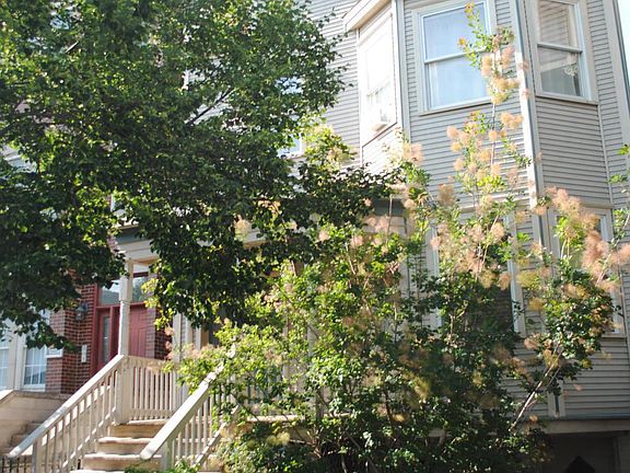 2nd image of 1324 W Diversey Pkwy #1
