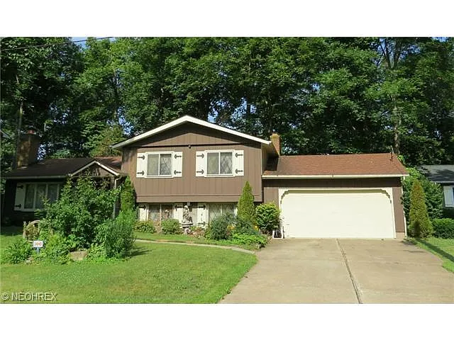 108 Hickory Hollow Dr photo 1