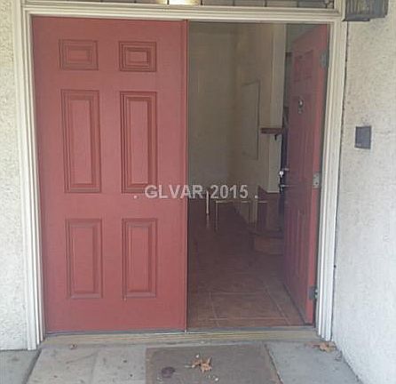 3rd image of 2908 W Oakey Blvd