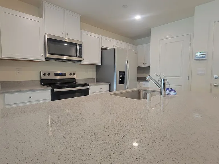 9931 Apricot Hills St — Photo 4