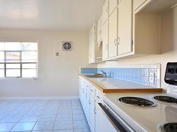 3rd image of 816 Ortiz Dr NE