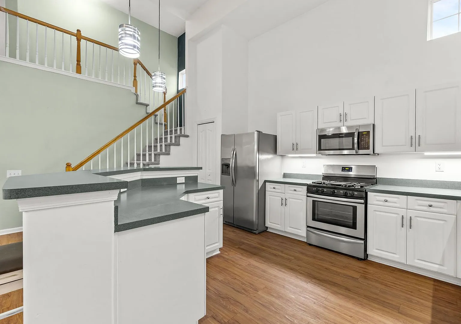 Spacious 3BR Home with Solar Panels & Smart Home Features! — Photo 3