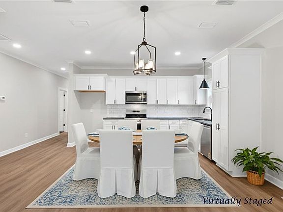 5th image of 4300 David St