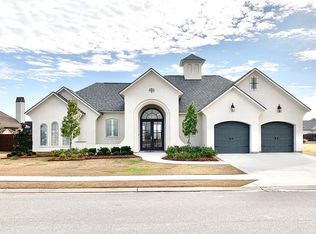 101 Cedar Lake Dr, Youngsville, LA 70592