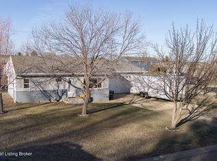 610 1st Ave SW, Dickinson, ND 58601
