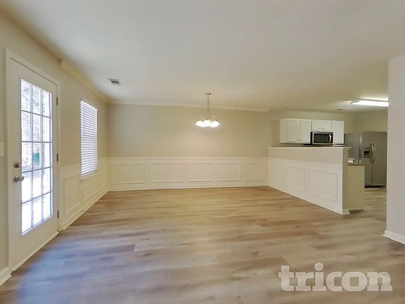 3rd image of 128 Hidden Creek Dr