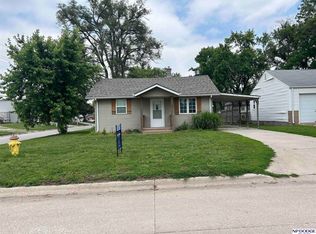 6048 P St, Omaha, NE 68117