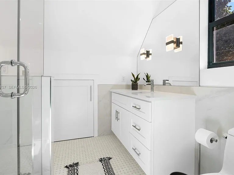 18 Hersey Dr — Photo 6
