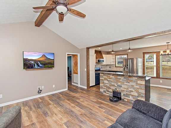 4th image of 104 Sycamore Dr